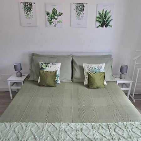 Appartement Casa Rosy - Stanza Privata Con Bagno Esclusivo E Parcheggio Gratuito à Porto Torres Extérieur photo